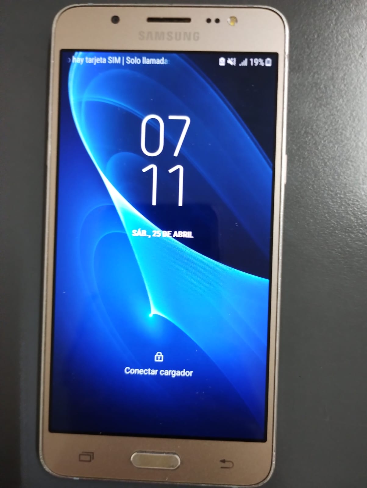 SAMSUNG J7