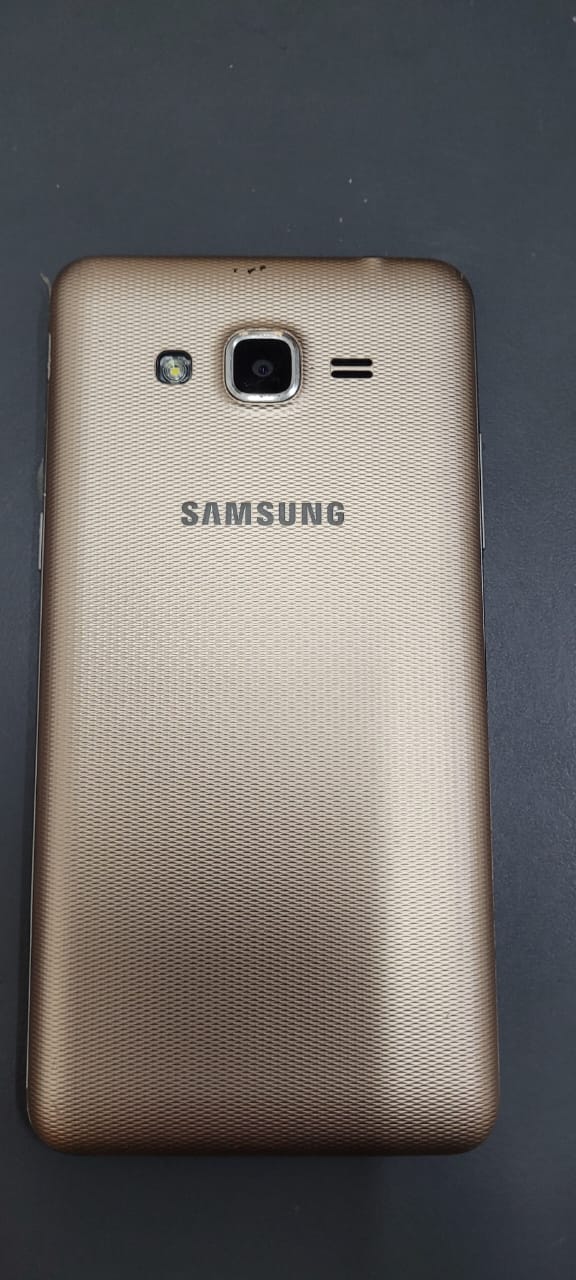 TELEFONO CELULAR MARCA SAMSUNG COLOR DORADO