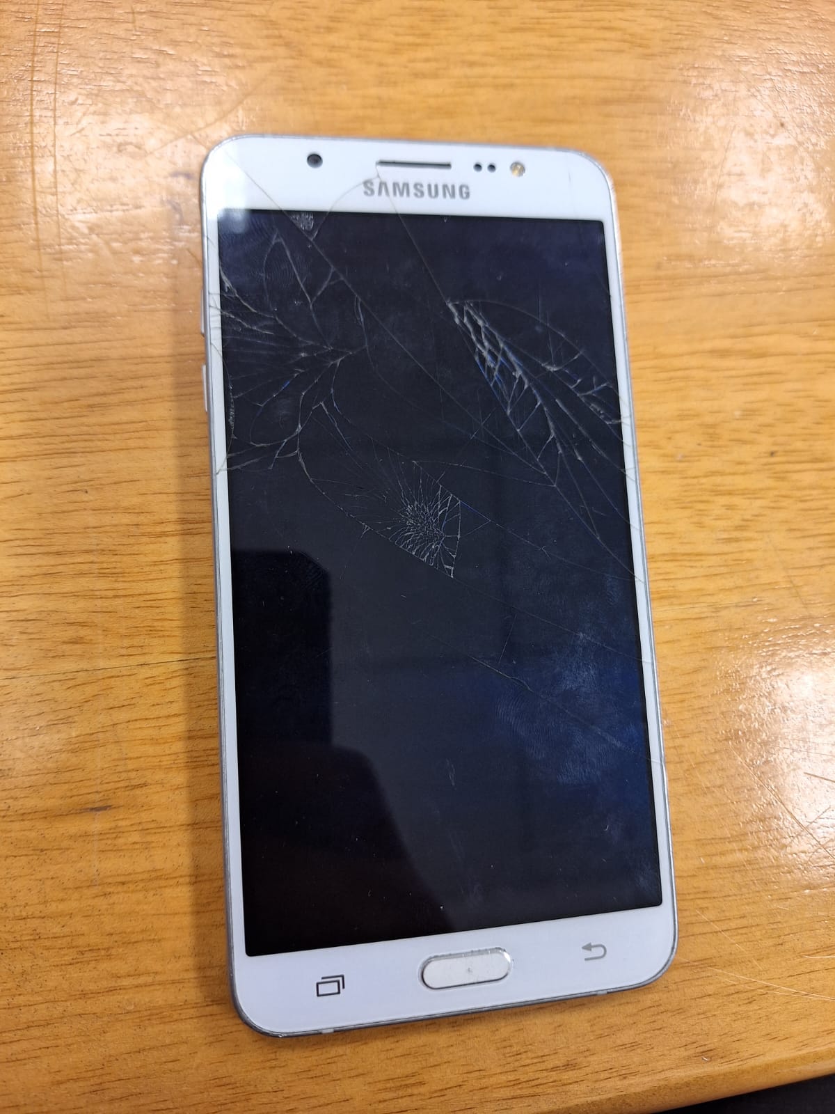 CELULAR SAMSUNG BLANCO MODELO J7