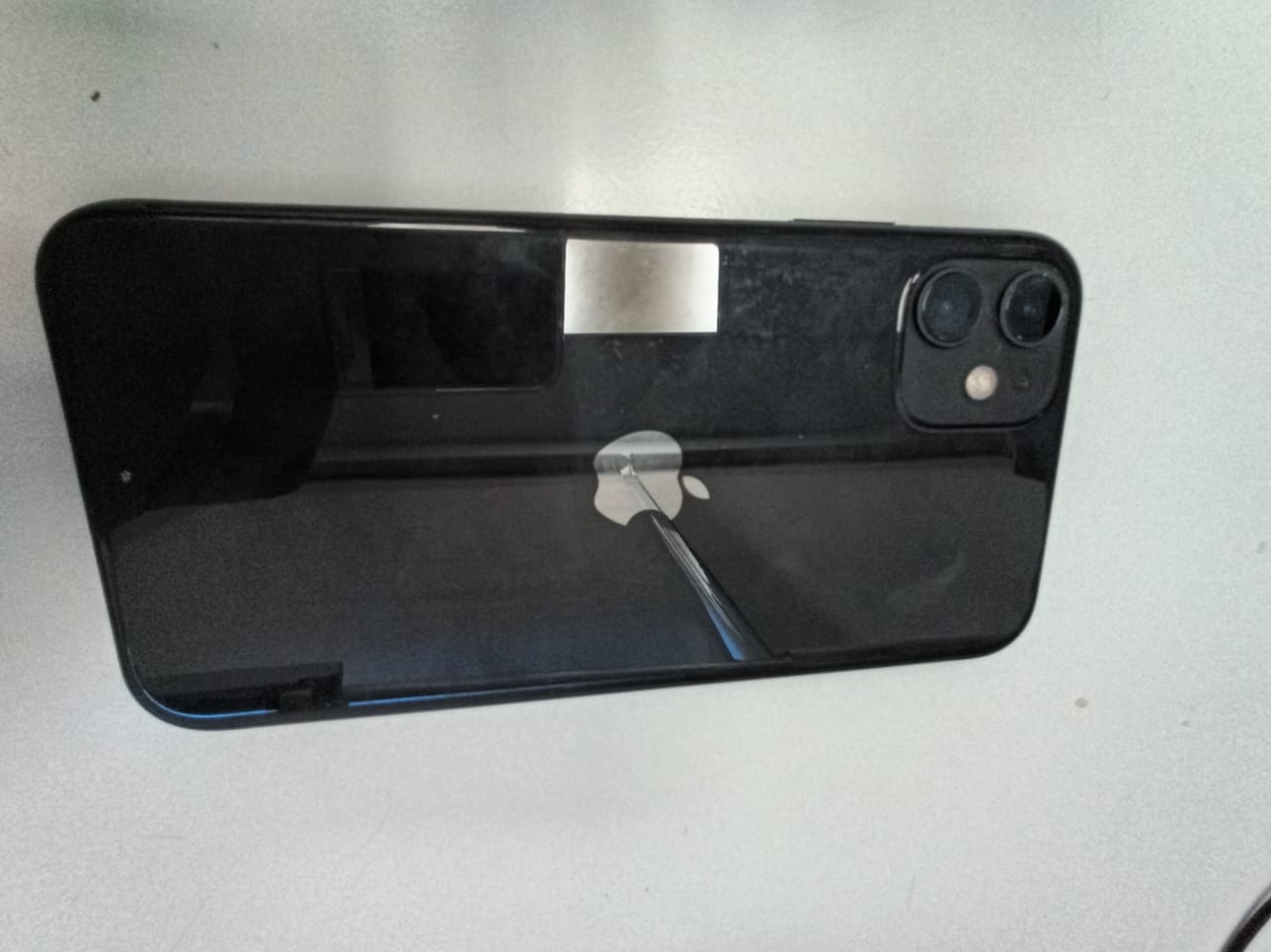 CELULAR APPLE MODELO 11