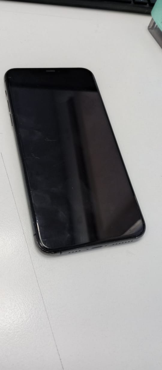 CELULAR APPLE MODELO 11