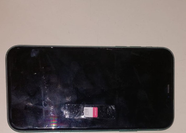 I PHONE  11, COLOR  TURQUESA