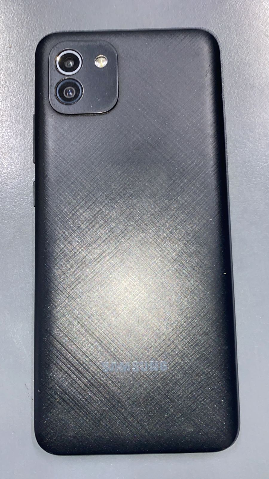 TELEFONO MARCA SAMSUNG DE COLOR NEGRO