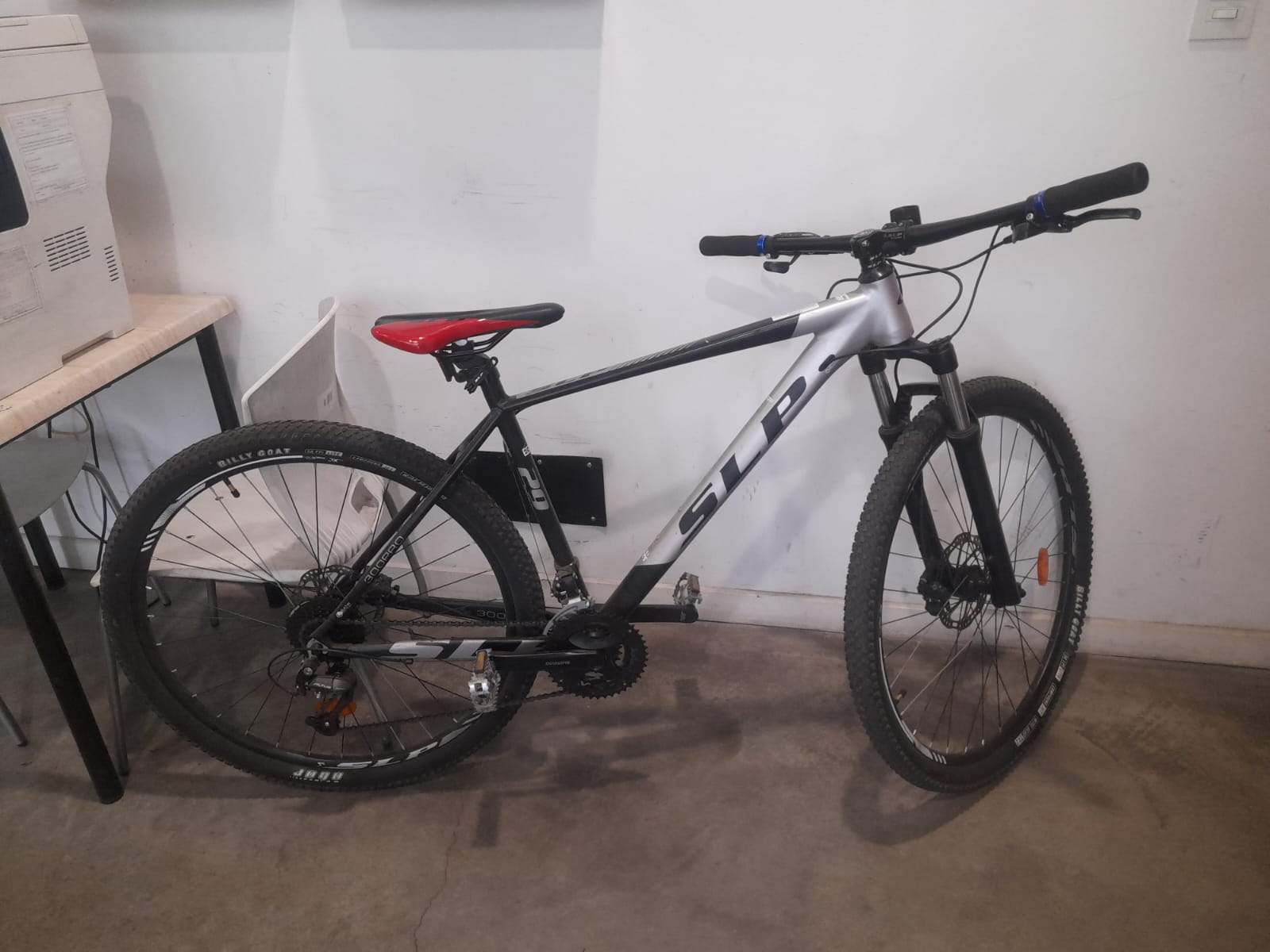 BICICLETA SLP MOUNTAIN BIKE COLOR BLANCO Y NEGRO