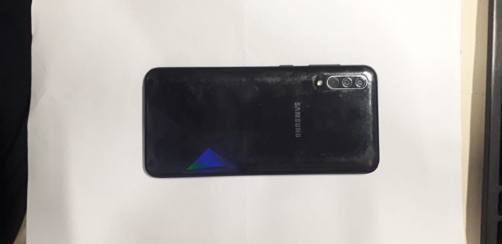 SAMSUNG A30