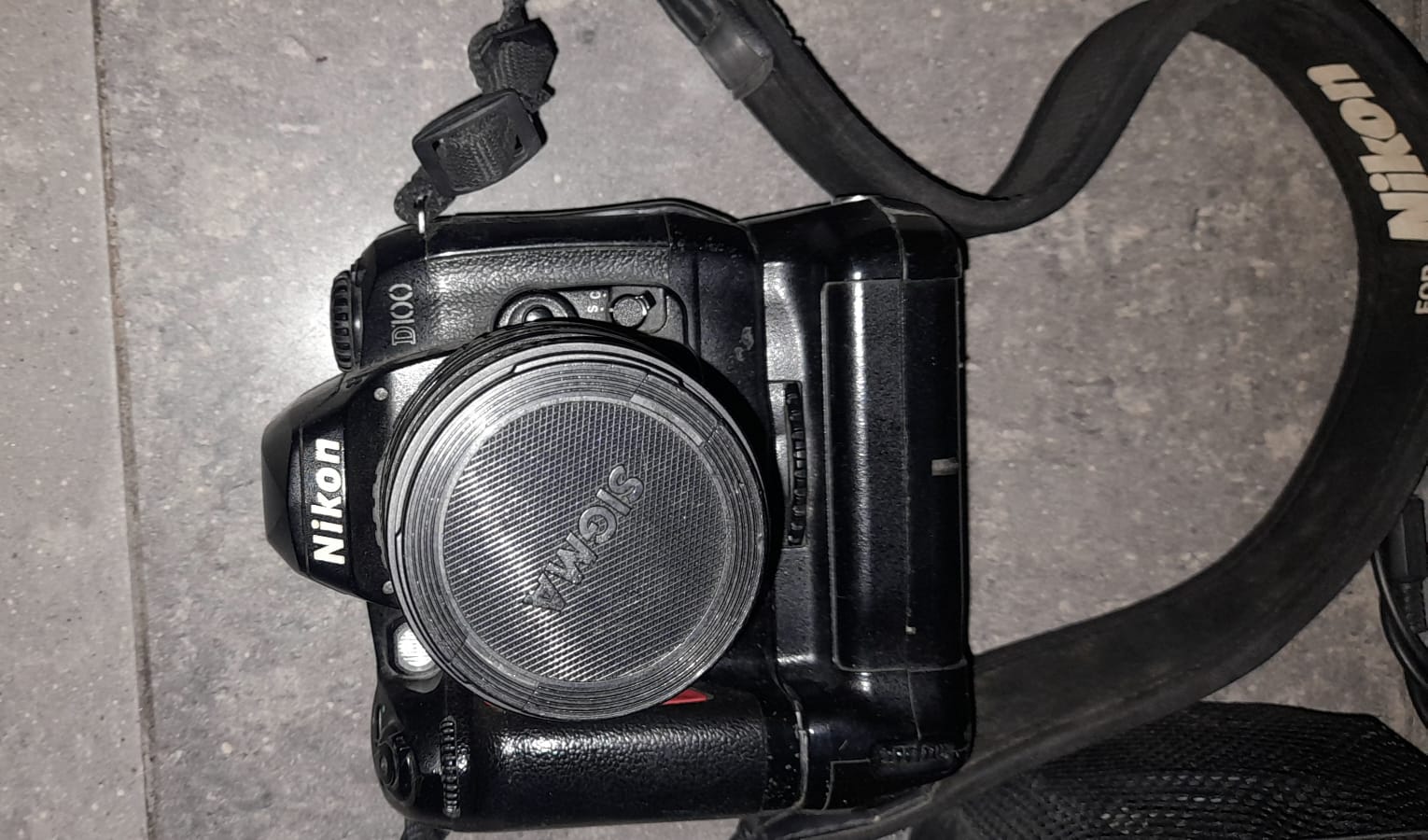 CAMARA NIKON D100