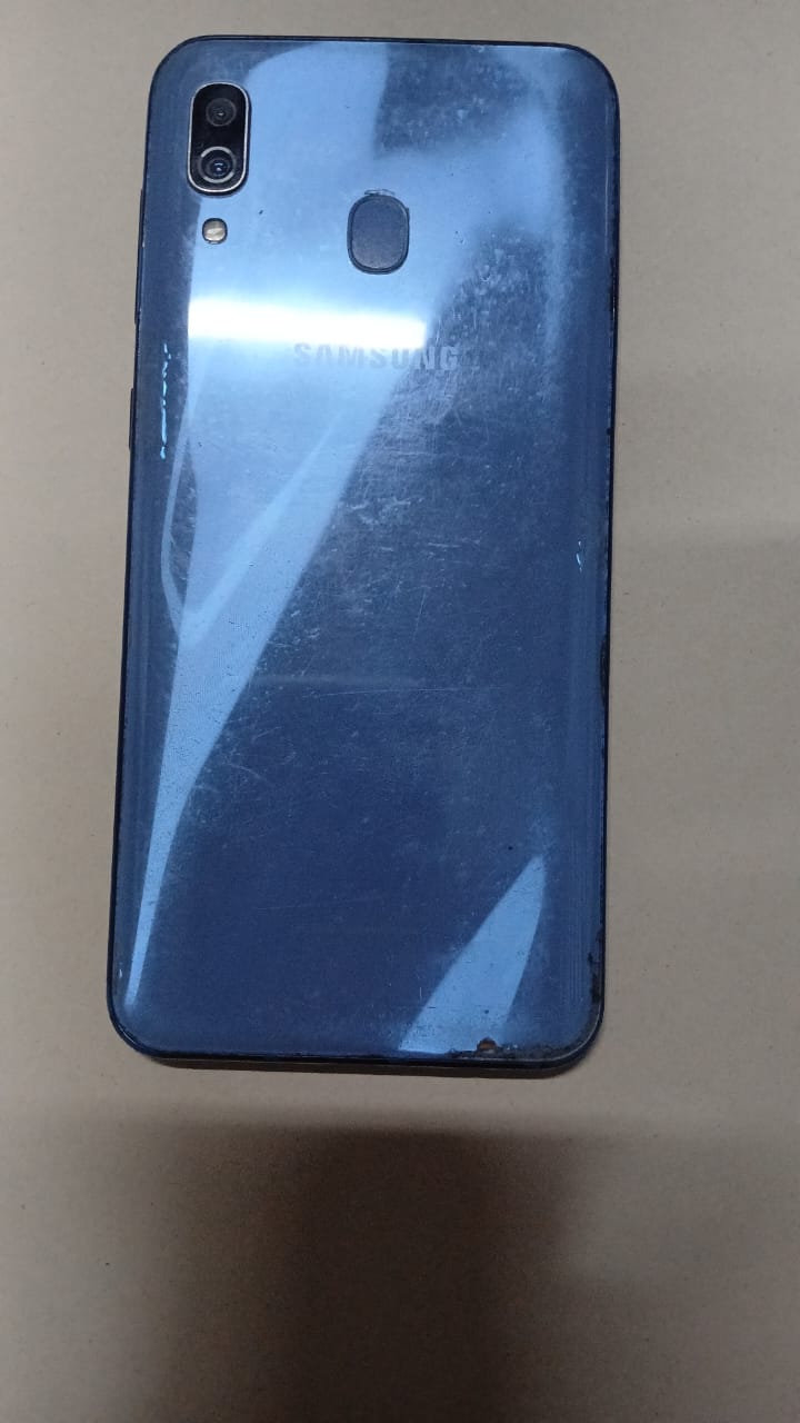 SAMSUNG A30