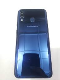 SAMSUNG A20
