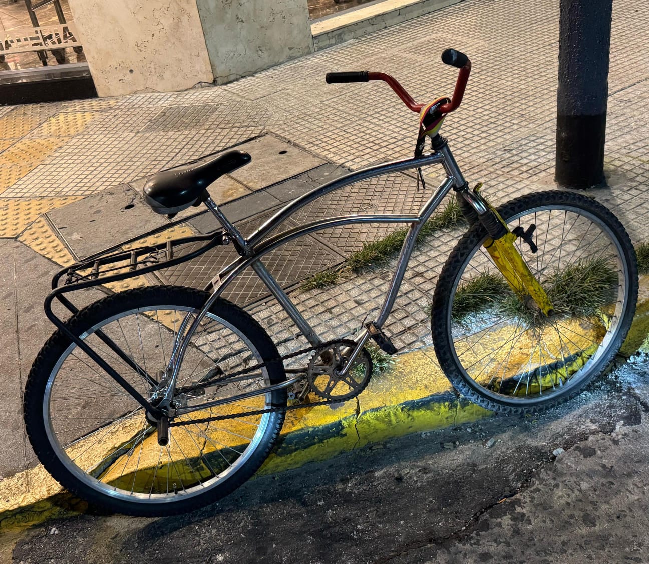BICICLETA PLAYERA PLATEADA