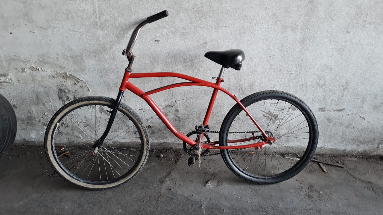 BICICLETA PLAYERA ROJA