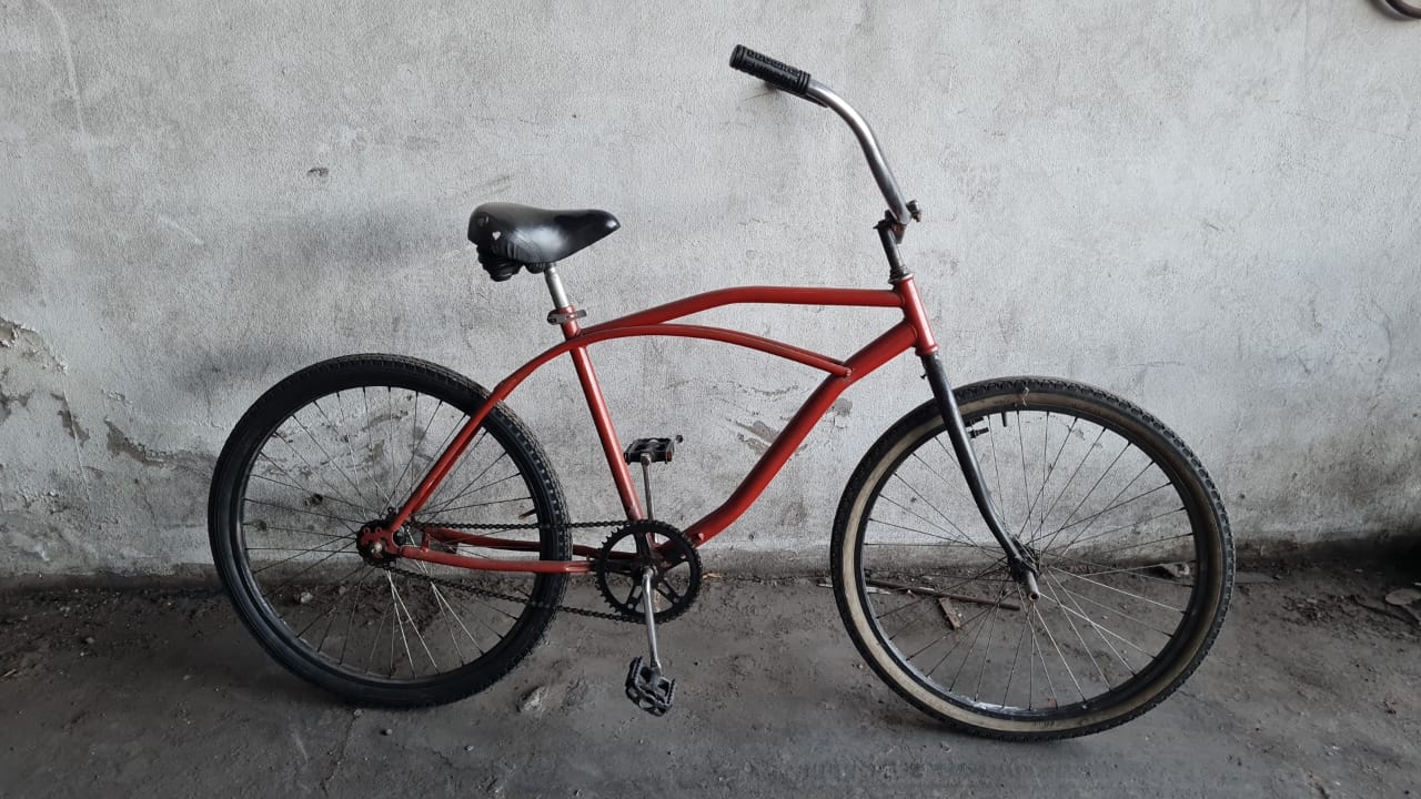BICICLETA PLAYERA ROJA