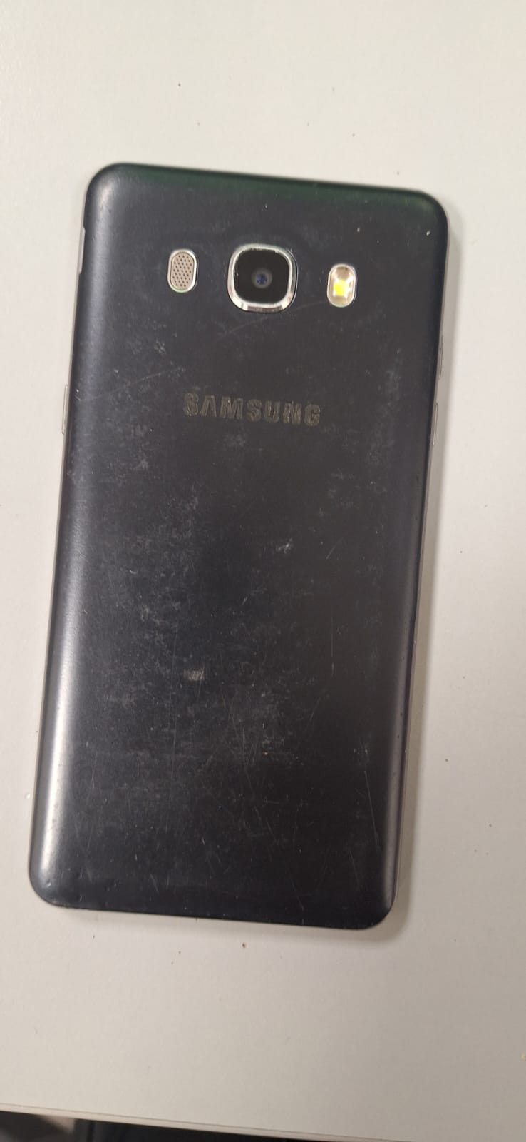 SAMSUNG J7