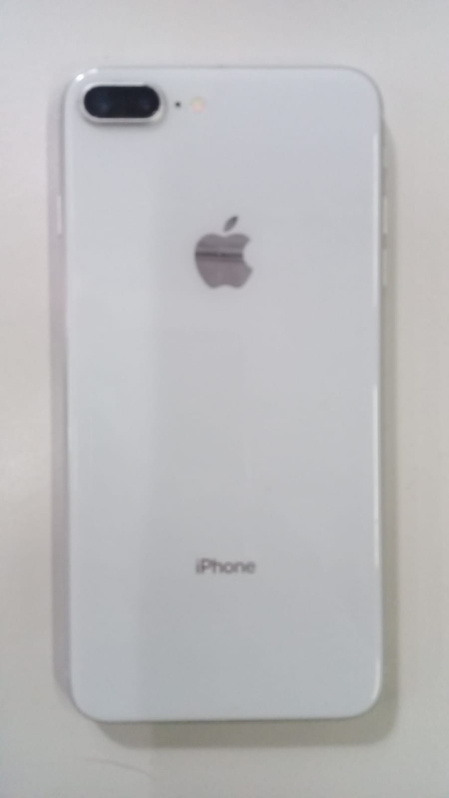 IPHONE 8